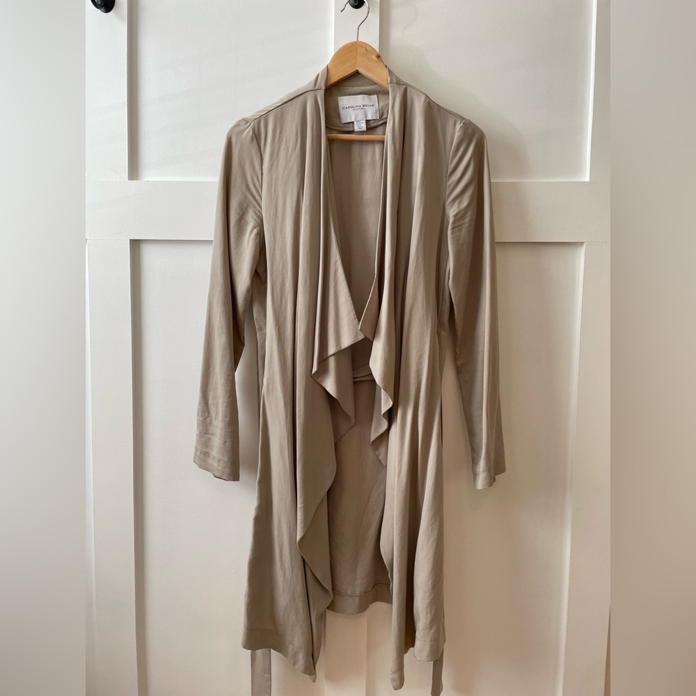 Carolina Belle Lightweight beige sweater